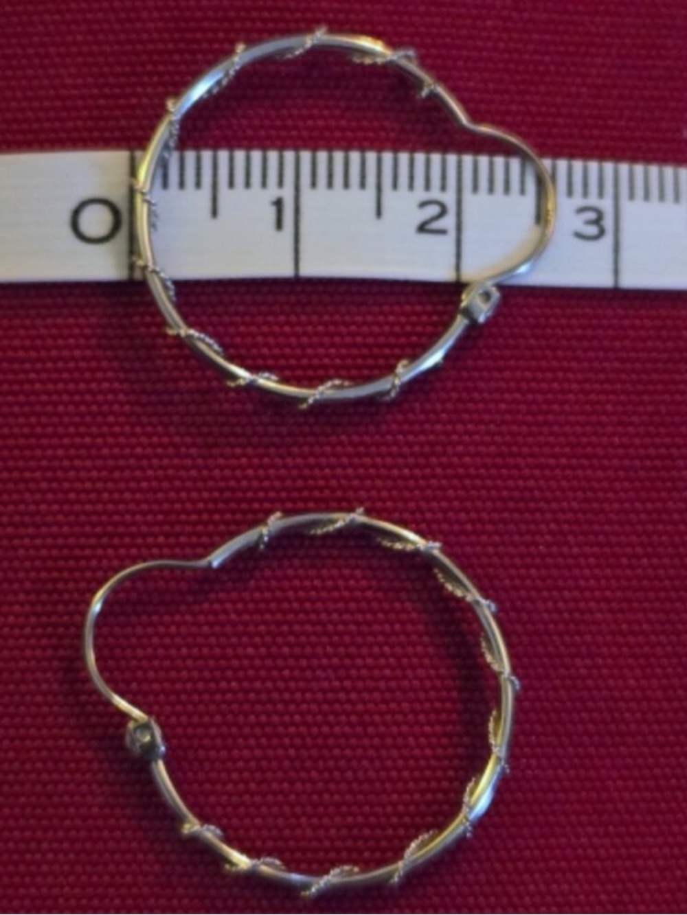 10k White Gold Twisted Vine Hoops - Picture 4 of 7